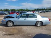 ✅ 2006 Lincoln Town Car Signature • VIN: 1LNHM81W06Y617350 • Lot: 42450529. Listed on IAAI with Not provided. Free auction sales archive from the USA and detailed vehicle history report at DreamBid. Image 14.