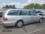 ✅ 2001 Mercedes-Benz E 320 • VIN: WDBJH65J41B201471 • Лот: 68863194. Опубликован ранее на Copart с пробегом 106 893 миль. Бесплатный доступ к архиву аукционных продаж из США и подробный отчёт об истории автомобиля на DreamBid. Изображение 3.