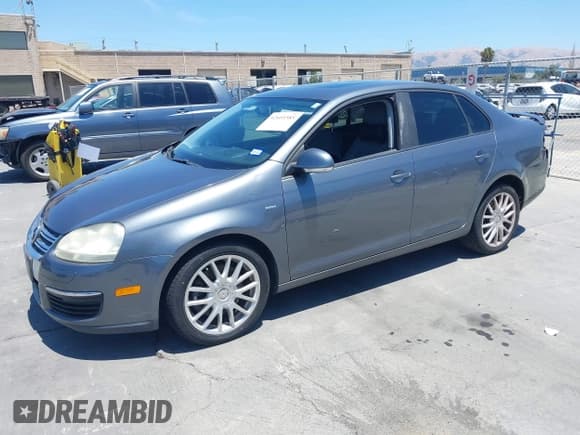 ✅ 2008 Volkswagen Jetta Wolfsburg Edition • VIN: 3VWRA71K88M181254 • Lot: 42605585. Listed on IAAI with 68,826 mi. Free auction sales archive from the USA and detailed vehicle history report at DreamBid. Image 2.