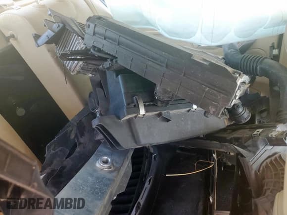 ✅ 2015 BMW 3 Series 328i xDrive • VIN: WBA3B5G53FNS17394 • Lot: 80571795. Wystawiony na Copart z przebiegiem Nie podano. Bezpłatny archiwum sprzedaży aukcyjnych z USA i szczegółowy raport historii pojazdu na DreamBid. Zdjęcie 12.