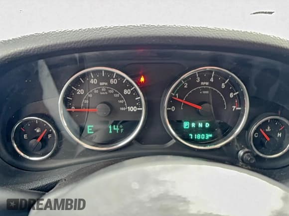 ✅ 2017 Jeep Wrangler Sport • VIN: 1C4AJWAG2HL630161 • Lot: 96548285. Wystawiony na Copart z przebiegiem 71 803 mil. Bezpłatny archiwum sprzedaży aukcyjnych z USA i szczegółowy raport historii pojazdu na DreamBid. Zdjęcie 8.