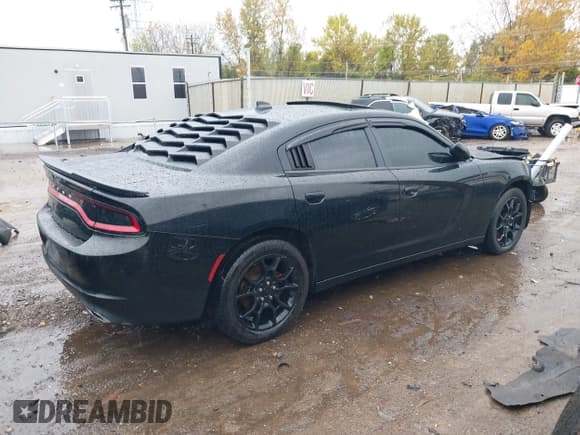 ✅ 2017 Dodge Charger SXT • VIN: 2C3CDXJG1HH538336 • Lot: 43580606. Wystawiony na IAAI z przebiegiem 153 308 mil. Bezpłatny archiwum sprzedaży aukcyjnych z USA i szczegółowy raport historii pojazdu na DreamBid. Zdjęcie 4.