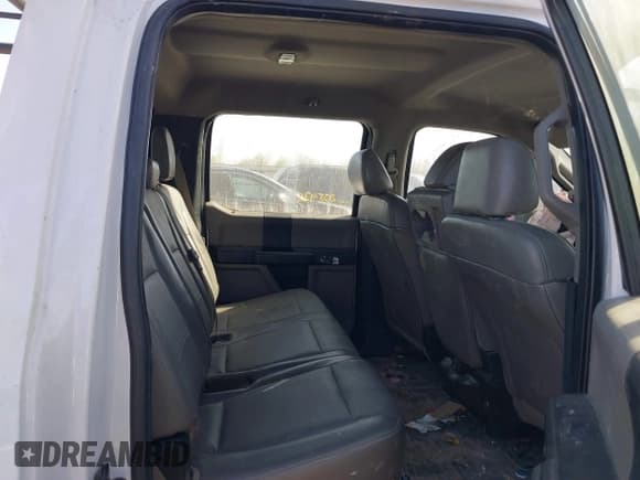 ✅ 2015 Ford F-150 XLT • VIN: 1FTEW1EF5FKE44186 • Lot: 41622970. Wystawiony na IAAI z przebiegiem 258 025 mil. Bezpłatny archiwum sprzedaży aukcyjnych z USA i szczegółowy raport historii pojazdu na DreamBid. Zdjęcie 8.