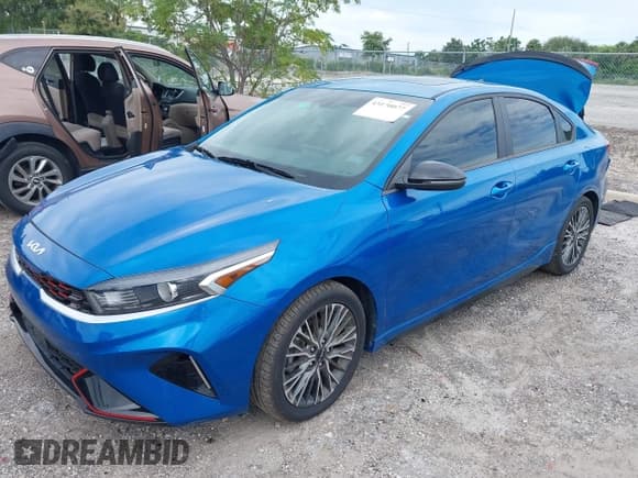 ✅ 2022 Kia Forte GT-Line • VIN: 3KPF54AD2NE422063 • Lot: 43170077. Wystawiony na IAAI z przebiegiem 37 068 mil. Bezpłatny archiwum sprzedaży aukcyjnych z USA i szczegółowy raport historii pojazdu na DreamBid. Zdjęcie 2.