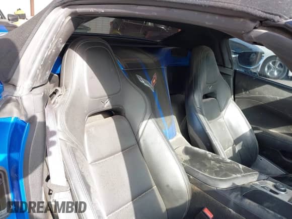 2015 Chevrolet Corvette Z51 3LT z VIN 1G1YL3D75F5113174, wystawiony jako IAAI lot #43237194 z przebiegiem 48 995 mil mil oraz . Historia ofert i sprzedaży dostępna na DreamBid. Obrazek 8.