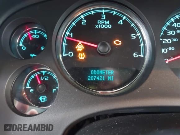 ✅ 2008 Chevrolet Suburban LTZ • VIN: 1GNFC16048J195872 • Лот: 41389825. Опубликован ранее на IAAI с пробегом 207 421 миль. Бесплатный доступ к архиву аукционных продаж из США и подробный отчёт об истории автомобиля на DreamBid. Изображение 16.