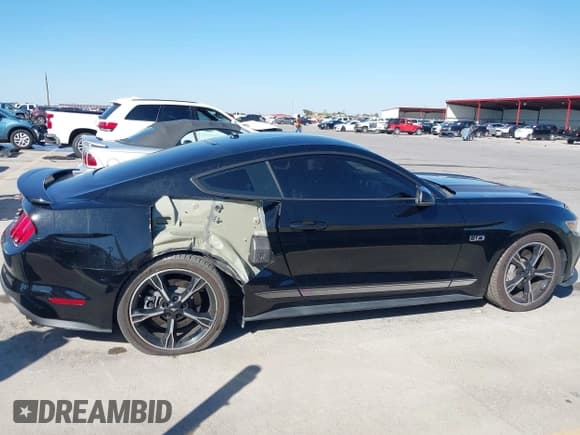 ✅ 2017 Ford Mustang GT Premium • VIN: 1FA6P8CF7H5217439 • Lot: 43650567. Wystawiony na IAAI z przebiegiem 50 071 mil. Bezpłatny archiwum sprzedaży aukcyjnych z USA i szczegółowy raport historii pojazdu na DreamBid. Zdjęcie 13.