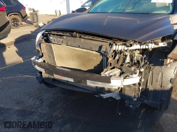 ✅ 2018 Infiniti QX30 Premium • VIN: SJKCH5CR4JA057372 • Lot: 43439344. Listed on IAAI with 45,158 mi. Free auction sales archive from the USA and detailed vehicle history report at DreamBid. Image 6.