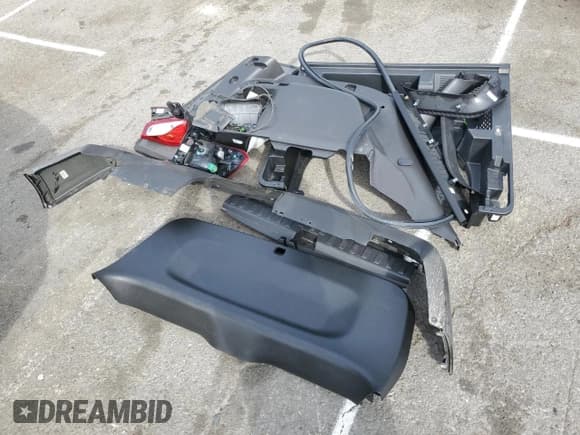 ✅ 2020 Chevrolet Equinox LT • VIN: 3GNAXLEX4LL267406 • Lot: 85750075. Wystawiony na Copart z przebiegiem 101 955 mil. Bezpłatny archiwum sprzedaży aukcyjnych z USA i szczegółowy raport historii pojazdu na DreamBid. Zdjęcie 13.