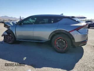 ✅ 2022 Kia EV6 Wind • VIN: KNDC3DLC1N5032855 • Lot: 67571244. Wystawiony na Copart z przebiegiem 46 639 mil. Bezpłatny archiwum sprzedaży aukcyjnych z USA i szczegółowy raport historii pojazdu na DreamBid. Zdjęcie 2.