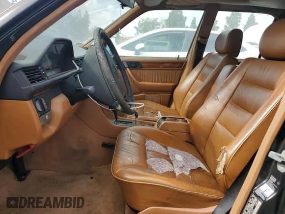 ✅ 1995 Mercedes-Benz E 320 • VIN: WDBEA32E3SC185240 • Лот: 78418564. Опубликован ранее на Copart с пробегом 167 782 миль. Бесплатный доступ к архиву аукционных продаж из США и подробный отчёт об истории автомобиля на DreamBid. Изображение 7.