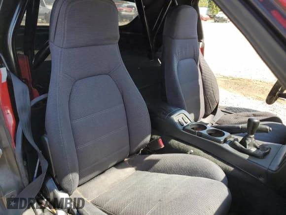 ✅ 1996 Mazda MX-5 Miata • VIN: JM1NA3534T0710059 • Lot: 56760805. Wystawiony na Copart z przebiegiem 238 563 mil. Bezpłatny archiwum sprzedaży aukcyjnych z USA i szczegółowy raport historii pojazdu na DreamBid. Zdjęcie 10.