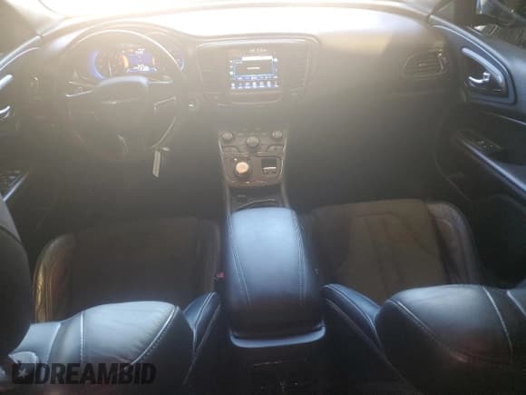 ✅ 2015 Chrysler 200 S • VIN: 1C3CCCBB6FN592685 • Lot: 91262715. Listed on Copart with 80,009 mi. Free auction sales archive from the USA and detailed vehicle history report at DreamBid. Image 8.