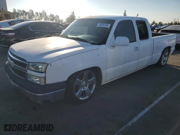 ✅ 2004 Chevrolet Silverado 1500 LS • VIN: 2GCEC19T041270016 • Лот: 79030194. Опубликован ранее на Copart с пробегом 385 251 миль. Бесплатный доступ к архиву аукционных продаж из США и подробный отчёт об истории автомобиля на DreamBid. Изображение 1.