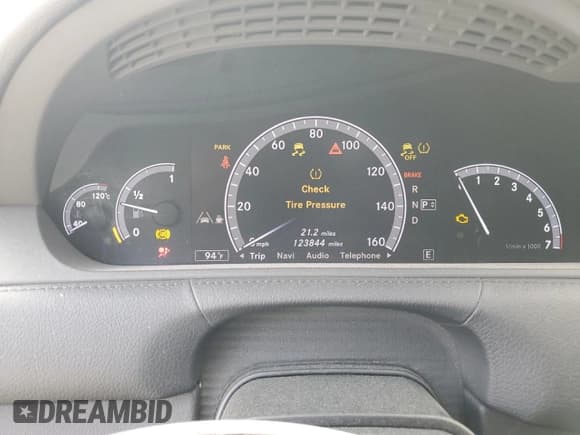 ✅ 2013 Mercedes-Benz CL 550 • VIN: WDDEJ9EB9DA030816 • Lot: 80272735. Wystawiony na Copart z przebiegiem 123 844 mil. Bezpłatny archiwum sprzedaży aukcyjnych z USA i szczegółowy raport historii pojazdu na DreamBid. Zdjęcie 9.