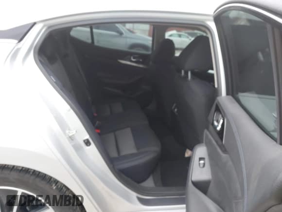 ✅ 2020 Nissan Maxima S • VIN: 1N4AA6BVXLC383435 • Lot: 41176637. Listed on IAAI with 65,827 mi. Free auction sales archive from the USA and detailed vehicle history report at DreamBid. Image 8.