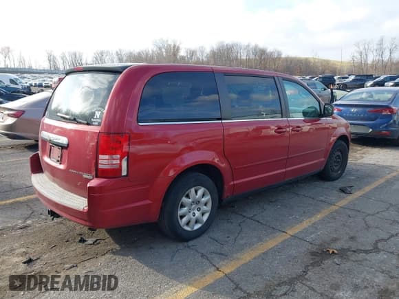 ✅ 2010 Chrysler Town & Country LX • VIN: 2A4RR4DEXAR173827 • Lot: 43763678. Wystawiony na IAAI z przebiegiem 200 020 mil. Bezpłatny archiwum sprzedaży aukcyjnych z USA i szczegółowy raport historii pojazdu na DreamBid. Zdjęcie 4.