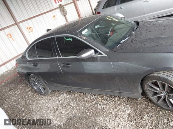 ✅ 2020 BMW 3 Series 330i xDrive • VIN: 3MW5R7J09L8B05601 • Lot: 41939056. Listed on IAAI with 80,572 mi. Free auction sales archive from the USA and detailed vehicle history report at DreamBid. Image 14.