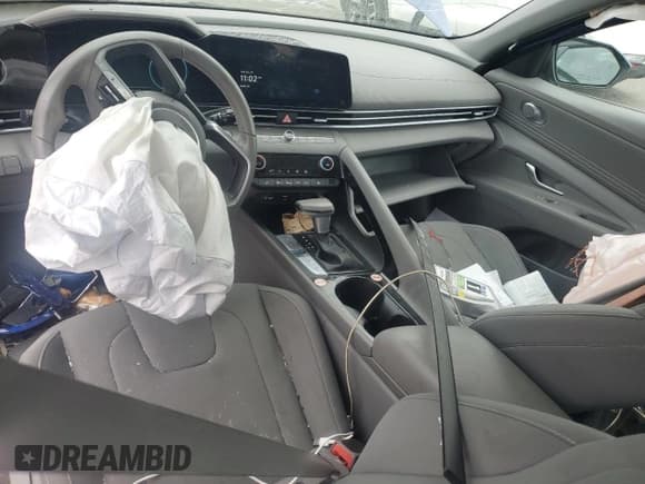 ✅ 2025 Hyundai Elantra SEL Convenience • VIN: KMHLS4DG6SU922415 • Lot: 85209625. Listed on Copart with 15,418 mi. Free auction sales archive from the USA and detailed vehicle history report at DreamBid. Image 8.