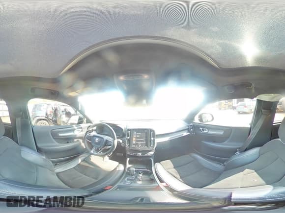 ✅ 2019 Volvo XC40 R-Design • VIN: YV4AC2HM5K2045504 • Lot: 69153604. Listed on Copart with 70,413 mi. Free auction sales archive from the USA and detailed vehicle history report at DreamBid. Image 14.