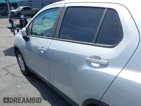 ✅ 2021 Chevrolet Trax LS • VIN: KL7CJKSB0MB319698 • Lot: 43034620. Listed on IAAI with 8,224 mi. Free auction sales archive from the USA and detailed vehicle history report at DreamBid. Image 15.