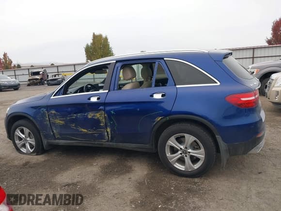 ✅ 2018 Mercedes-Benz GLC 300 • VIN: WDC0G4KB0JV086622 • Lot: 43574724. Listed on IAAI with 104,659 mi. Free auction sales archive from the USA and detailed vehicle history report at DreamBid. Image 15.