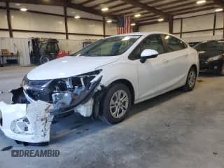 ✅ 2019 Chevrolet Cruze LS • VIN: 1G1BC5SM4K7126605 • Lot: 71654832. Listed on Copart with 67,238 mi. Free auction sales archive from the USA and detailed vehicle history report at DreamBid. Image 1.