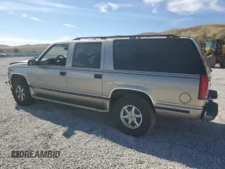 ✅ 1999 Chevrolet Suburban • VIN: 1GNFK16R6XJ492206 • Lot: 71728594. Wystawiony na Copart z przebiegiem 129 871 mil. Bezpłatny archiwum sprzedaży aukcyjnych z USA i szczegółowy raport historii pojazdu na DreamBid. Zdjęcie 2.