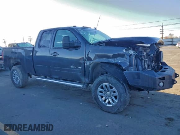 ✅ 2011 Chevrolet Silverado 2500HD LTZ • VIN: 1GC2KYC84BZ269555 • Лот: 94529205. Опубликован ранее на Copart с пробегом 185 460 миль. Бесплатный доступ к архиву аукционных продаж из США и подробный отчёт об истории автомобиля на DreamBid. Изображение 4.