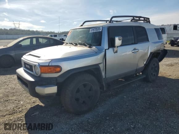 ✅ 2007 Toyota FJ Cruiser • VIN: JTEBU11F770032259 • Lot: 91979535. Listed on Copart with 174,405 mi. Free auction sales archive from the USA and detailed vehicle history report at DreamBid. Image 1.