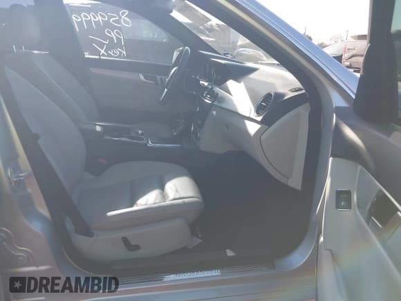 ✅ 2013 Mercedes-Benz C 250 Sport • VIN: WDDGF4HB1DA859999 • Lot: 43652859. Listed on IAAI with 161,584 mi. Free auction sales archive from the USA and detailed vehicle history report at DreamBid. Image 5.