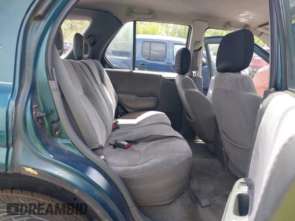 ✅ 1999 Isuzu Rodeo S • VIN: 4S2CK58W6X4332027 • Lot: 42087396. Listed on IAAI with 258,508 mi. Free auction sales archive from the USA and detailed vehicle history report at DreamBid. Image 8.