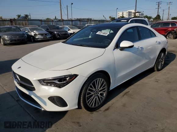 2025 Mercedes-Benz CLA 250 z VIN W1K5J4GB6SN522550, wystawiony jako Copart lot #63819805 z przebiegiem 19 357 mil mil oraz Szkoda całkowita • Salvage title. Historia ofert i sprzedaży dostępna na DreamBid. Obrazek 1.