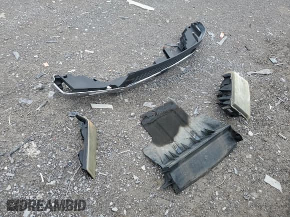 ✅ 2005 Chevrolet Colorado 1SF LS Z71 • VIN: 1GCDT136358178573 • Лот: 56222735. Опубликован ранее на Copart с пробегом 181 437 миль. Бесплатный доступ к архиву аукционных продаж из США и подробный отчёт об истории автомобиля на DreamBid. Изображение 12.