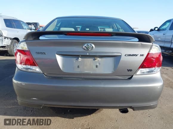 ✅ 2006 Toyota Camry SE • VIN: 4T1BA30KX6U091719 • Лот: 41716169. Опубликован ранее на IAAI с пробегом 235 691 миль. Бесплатный доступ к архиву аукционных продаж из США и подробный отчёт об истории автомобиля на DreamBid. Изображение 16.