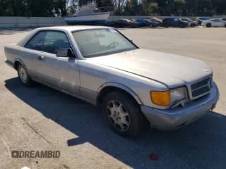 ✅ 1987 Mercedes-Benz 560 560SEC • VIN: WDBCA45D4HA356954 • Lot: 70329834. Wystawiony na Copart z przebiegiem 176 987 mil. Bezpłatny archiwum sprzedaży aukcyjnych z USA i szczegółowy raport historii pojazdu na DreamBid. Zdjęcie 4.