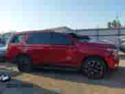 2021 Chevrolet Tahoe RST z VIN 1GNSKRKD0MR421104, wystawiony jako IAAI lot #43209576 z przebiegiem 93 123 mil mil oraz . Historia ofert i sprzedaży dostępna na DreamBid. Obrazek 14.