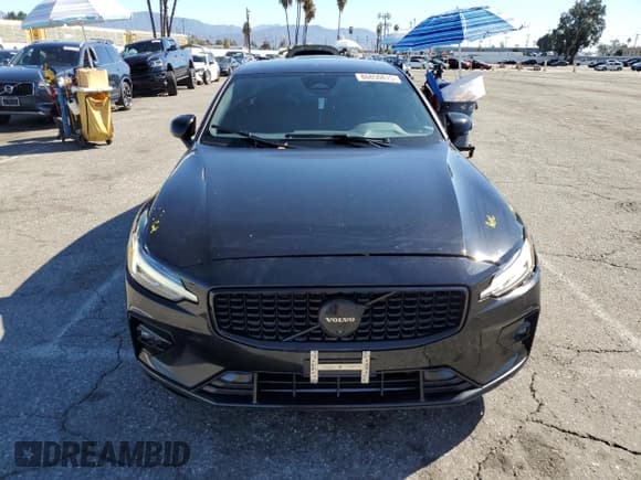 ✅ 2024 Volvo S60 Plus Black Edition • VIN: 7JRL12TH7RG297068 • Lot: 86850815. Wystawiony na Copart z przebiegiem 19 726 mil. Bezpłatny archiwum sprzedaży aukcyjnych z USA i szczegółowy raport historii pojazdu na DreamBid. Zdjęcie 5.