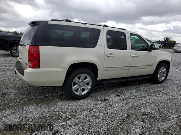 ✅ 2010 GMC Yukon XL SLT • VIN: 1GKUCKE05AR269867 • Lot: 47685445. Wystawiony na Copart z przebiegiem 204 050 mil. Bezpłatny archiwum sprzedaży aukcyjnych z USA i szczegółowy raport historii pojazdu na DreamBid. Zdjęcie 3.