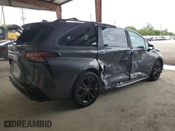 ✅ 2025 Toyota Sienna XSE • VIN: 5TDXRKEC0SS229510 • Lot: 91382245. Listed on Copart with 7,225 mi. Free auction sales archive from the USA and detailed vehicle history report at DreamBid. Image 3.