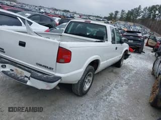 ✅ 1999 Chevrolet S-10 LS • VIN: 1GCCS1948XK139178 • Лот: 41624173. Опубликован ранее на IAAI с пробегом 332 991 миль. Бесплатный доступ к архиву аукционных продаж из США и подробный отчёт об истории автомобиля на DreamBid. Изображение 4.