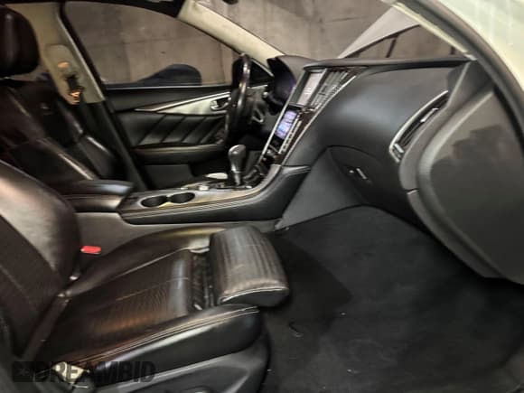 ✅ 2014 Infiniti Q50 Sport • VIN: JN1BV7AP7EM689505 • Лот: 42172352. Опубликован ранее на IAAI с пробегом 133 824 миль. Бесплатный доступ к архиву аукционных продаж из США и подробный отчёт об истории автомобиля на DreamBid. Изображение 5.