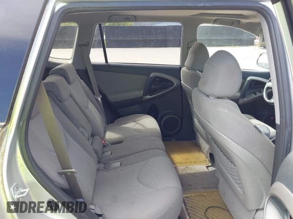 ✅ 2007 Toyota RAV4 Limited • VIN: JTMZD31V275040519 • Lot: 42271201. Listed on IAAI with 188,787 mi. Free auction sales archive from the USA and detailed vehicle history report at DreamBid. Image 8.