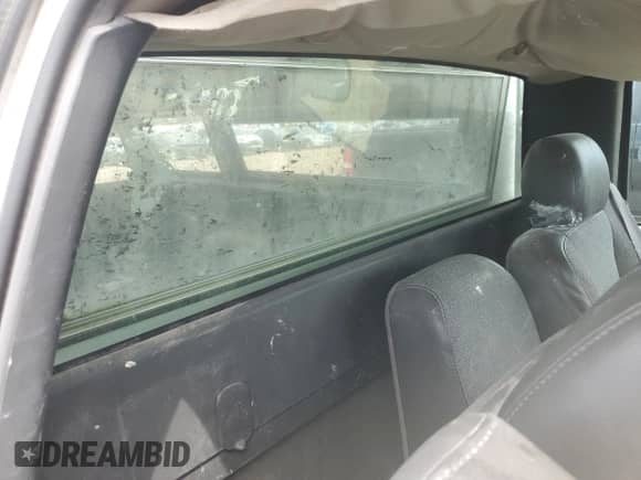 2006 Chevrolet Silverado 1500 Work Truck z VIN 3GCEC14X76G156129, wystawiony jako Copart lot #66640015 z przebiegiem 232 041 mil mil oraz Czysty tytuł • Clean title. Historia ofert i sprzedaży dostępna na DreamBid. Obrazek 10.