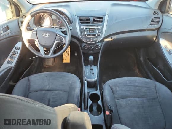 ✅ 2017 Hyundai Accent SE • VIN: KMHCT5AE2HU307682 • Lot: 81953695. Wystawiony na Copart z przebiegiem 95 049 mil. Bezpłatny archiwum sprzedaży aukcyjnych z USA i szczegółowy raport historii pojazdu na DreamBid. Zdjęcie 8.