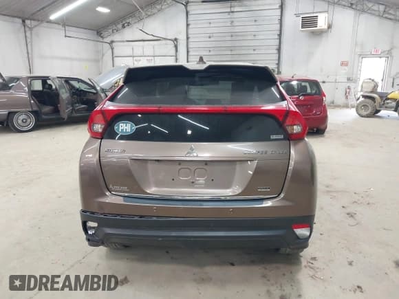 ✅ 2019 Mitsubishi Eclipse Cross LE • VIN: JA4AT4AA4KZ028693 • Lot: 43222873. Wystawiony na IAAI z przebiegiem 121 265 mil. Bezpłatny archiwum sprzedaży aukcyjnych z USA i szczegółowy raport historii pojazdu na DreamBid. Zdjęcie 16.