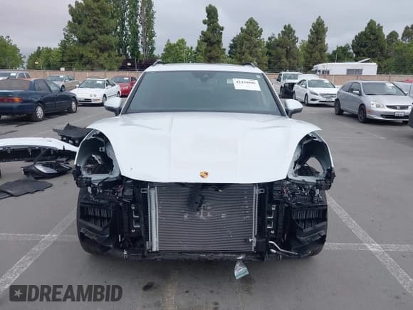 ✅ 2024 Porsche Cayenne • VIN: WP1AA2AY6RDA14314 • Лот: 42439986. Опубликован ранее на IAAI с пробегом 3 212 миль. Бесплатный доступ к архиву аукционных продаж из США и подробный отчёт об истории автомобиля на DreamBid. Изображение 13.