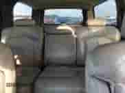 2002 Chevrolet Suburban LT z VIN 3GNEC16Z02G352915, wystawiony jako Copart lot #79873044 z przebiegiem 350 290 mil mil oraz Czysty tytuł • Clean title. Historia ofert i sprzedaży dostępna na DreamBid. Obrazek 10.