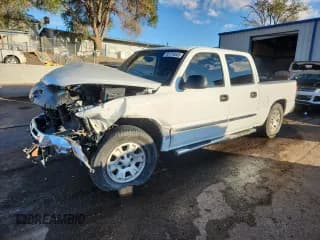 ✅ 2005 GMC Sierra 1500 SLE • VIN: 2GTEC13T151216136 • Лот: 85714555. Опубликован ранее на Copart с пробегом 219 761 миль. Бесплатный доступ к архиву аукционных продаж из США и подробный отчёт об истории автомобиля на DreamBid. Изображение 1.