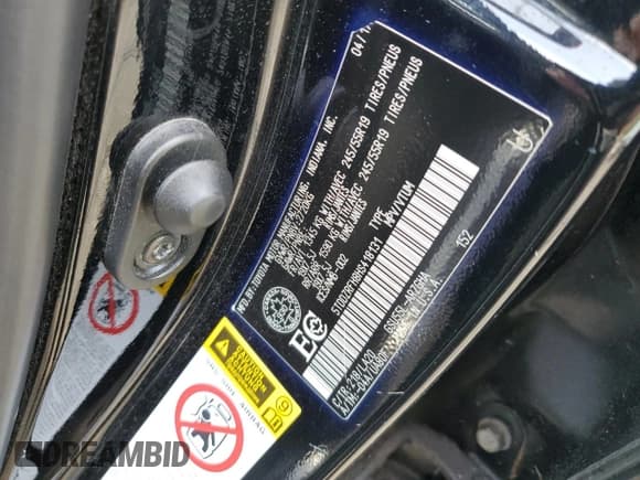 ✅ 2017 Toyota Highlander Limited • VIN: 5TDDZRFH8HS418131 • Lot: 63709865. Listed on Copart with 255,777 mi. Free auction sales archive from the USA and detailed vehicle history report at DreamBid. Image 13.